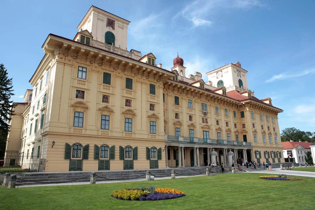 Kismarton (Eisenstadt), Esterházy-kastély